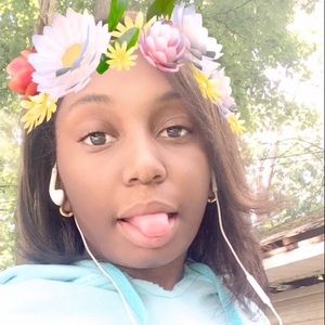 Meet your Posher, Camille